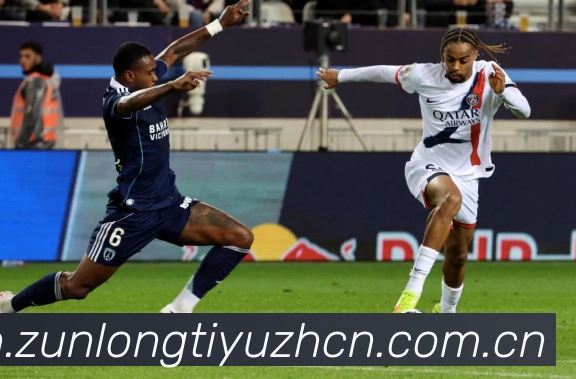 米切尔二十五分六助骑士复仇勇士锁定季后赛哈登十九分五助一攻一赛场复盘:最新赛事动态与深度分析 米切尔二十五分六助骑士复仇勇士锁定季后赛哈登十九分五助一攻一赛场复盘:最新赛事动态与深度分析